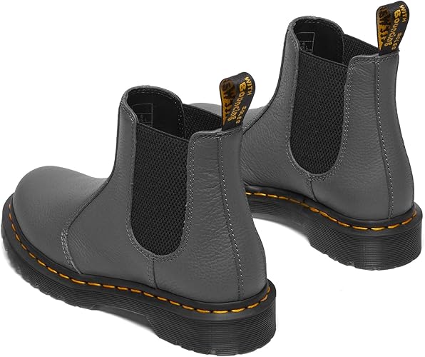 Amazon | Dr. Martens レディース 2976 チェルシーブーツ, ガンメタル
